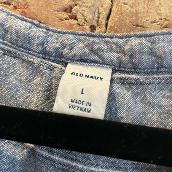 Old Navy Denim Striped Flutter Sleeve Top (L) - Picture 3 of 5